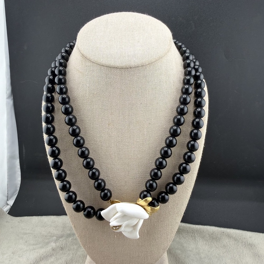 Vintage KJL‎ Avon Necklace Midnight Rose Beaded Flower 19"